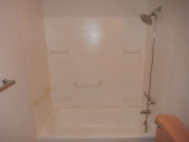 Building Photo - Renovated apartment for Rent