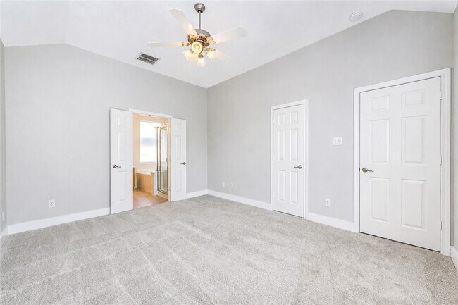 Building Photo - 22027 Field Green Dr