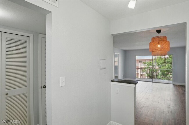 Building Photo - 170 Turtle Lake Ct