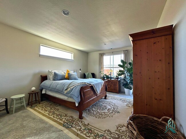 Building Photo - Premium 4-Bedroom, 3-Bathroom Home for Rent