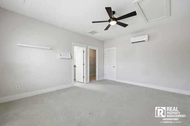 Building Photo - 236 Oak View Way