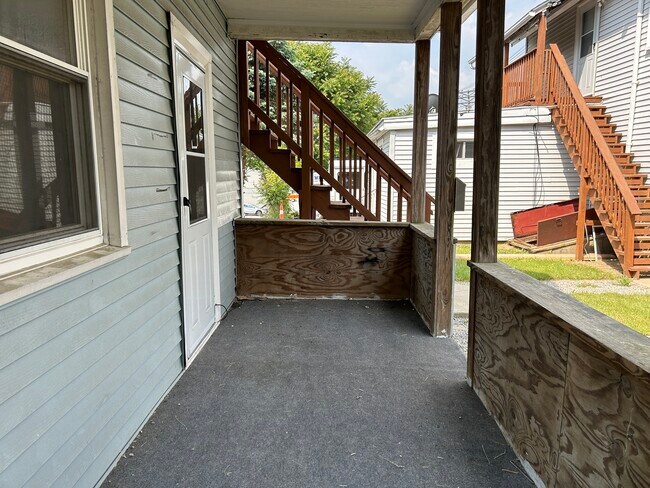 Building Photo - 239 N Main St