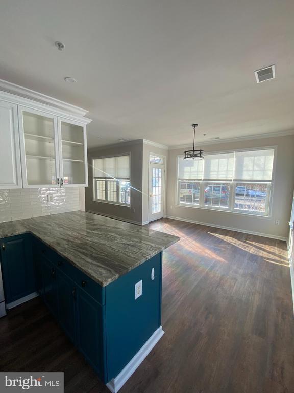 Building Photo - 76 Kyle Way