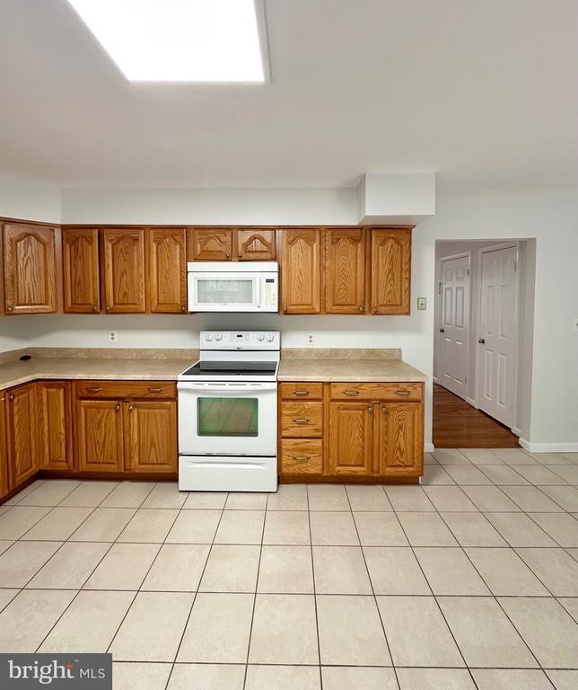 Building Photo - 2868 Kelly Square