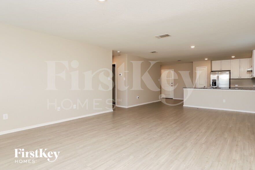 Building Photo - 3921 Far Horizon