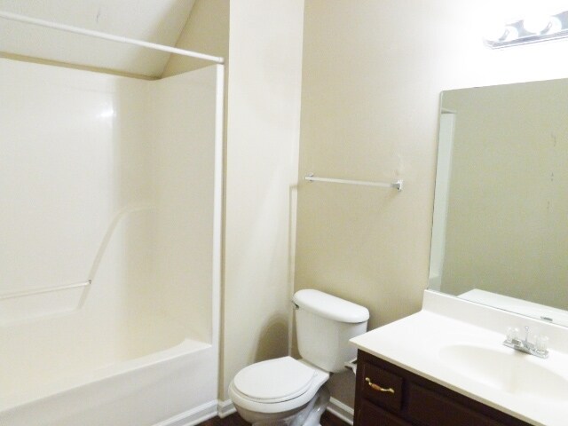 Building Photo - 2836 Islington Dr