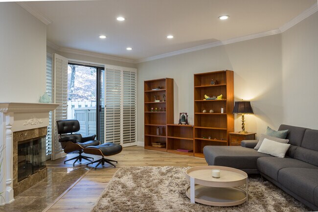 Building Photo - 4201 Via Marisol Via