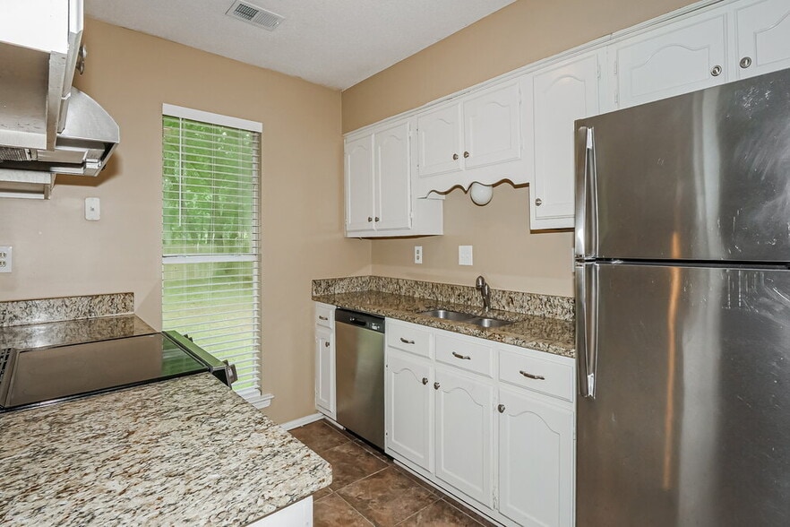 Building Photo - 6635 Dunbarton Dr
