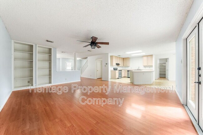 Building Photo - 17427 Sapphire Rim Dr