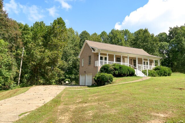 Building Photo - 7378 Smiley Hollow Rd