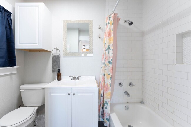 Building Photo - 1124 Morgan Ave