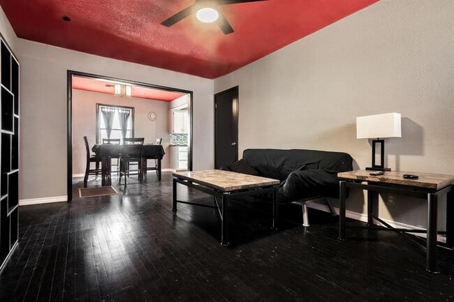 Building Photo - 3204 SE 19th St