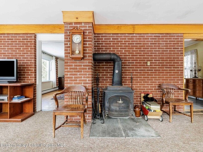 Building Photo - 11 Julia Ave