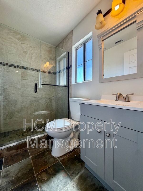 Building Photo - 201 Laurel Ave