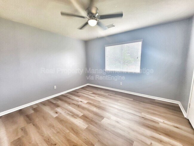 Building Photo - 2715 Sailors Moon Dr