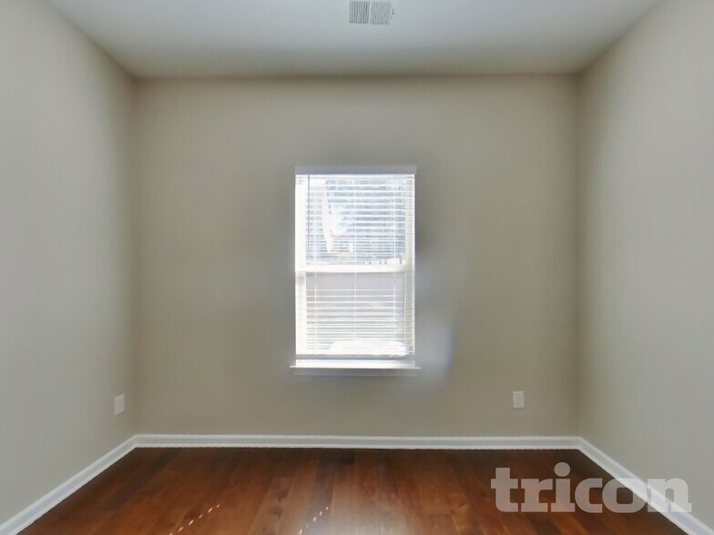 Building Photo - 250 Janney Cir