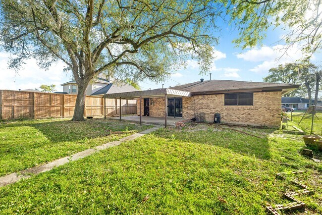 Building Photo - 6515 Ashton St