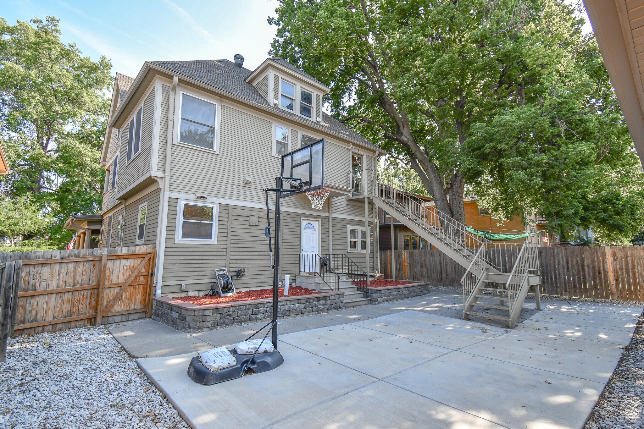Building Photo - 1717 D St