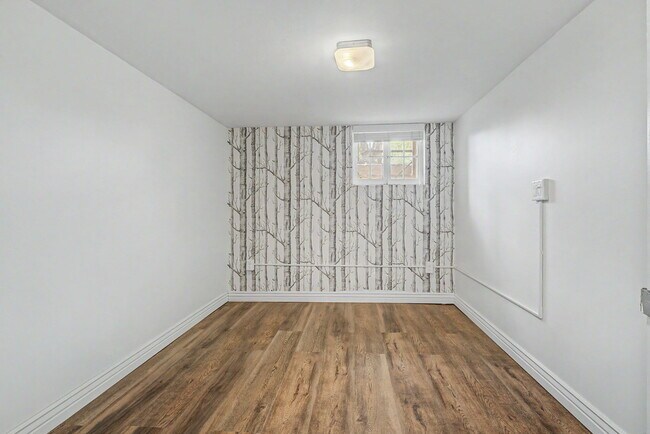 Building Photo - 110 S Quitman St
