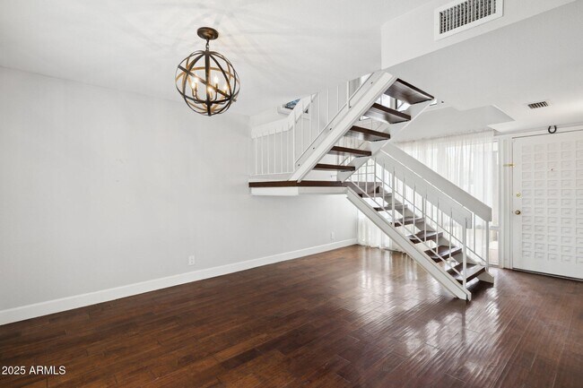 Building Photo - 5601 N 79th St