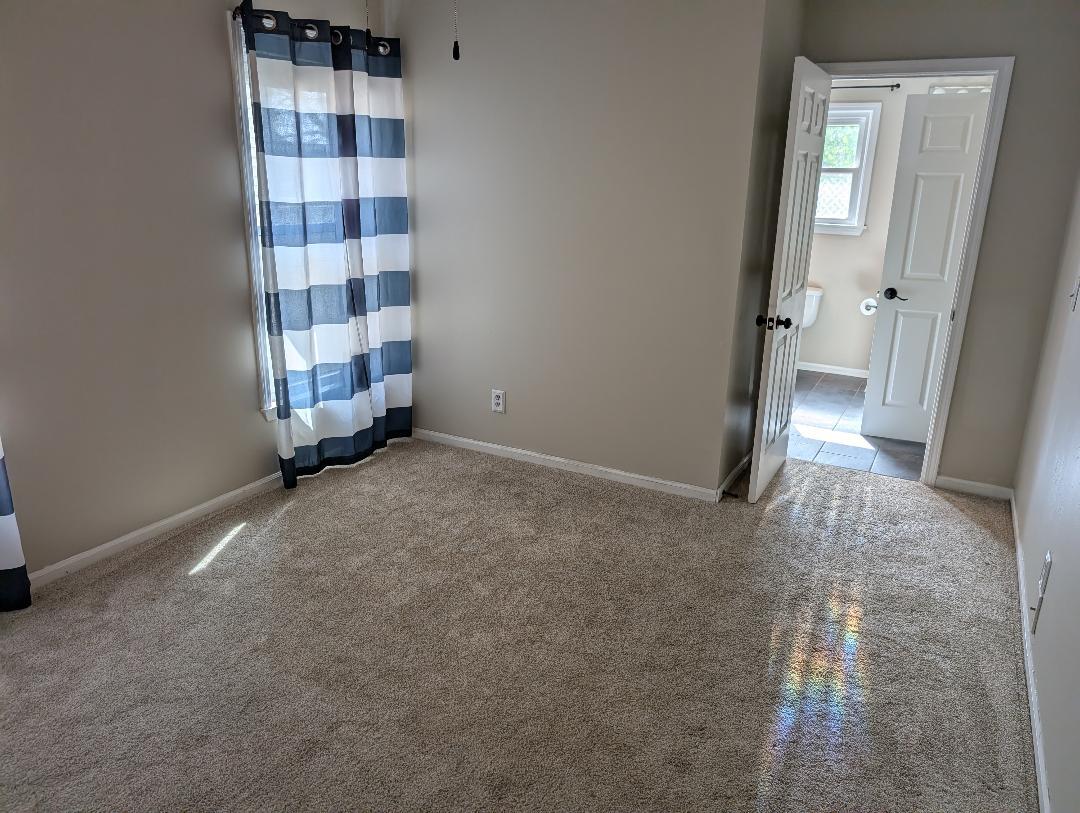 Building Photo - 3158 Oak St