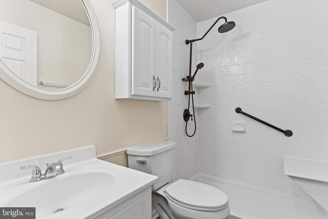 Building Photo - 4111 Nantucket Dr