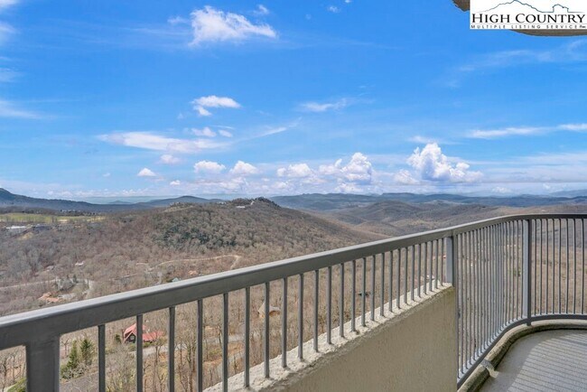 Building Photo - 303 Sugar Top Dr