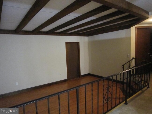 Building Photo - 304 N Hoover Ave