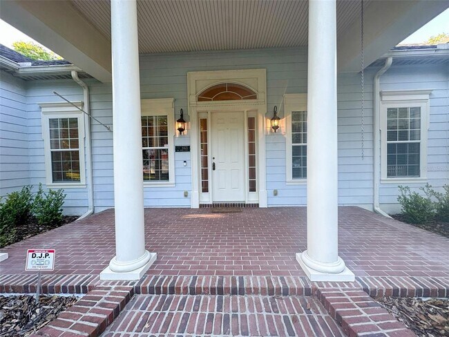 Building Photo - 6425 NW 202nd Pl