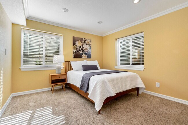 Building Photo - 2408 Pierce Ct