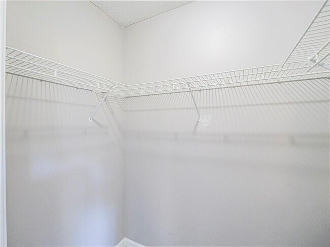 Building Photo - 5045 Fairways Cir