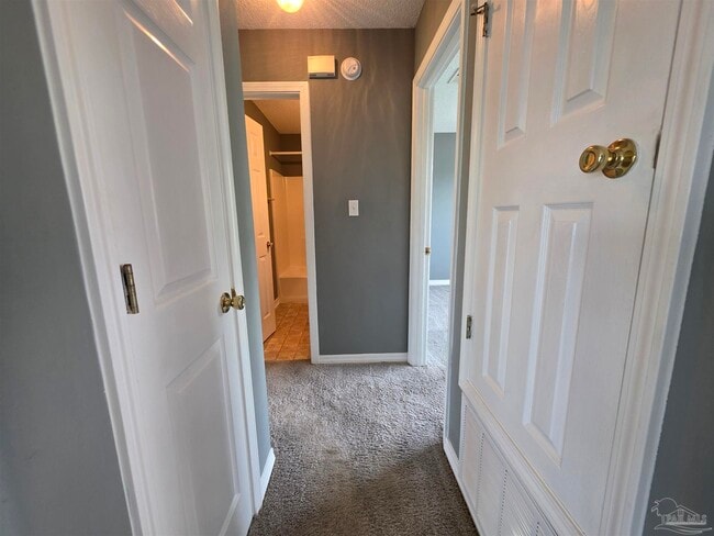 Building Photo - 6024 Yellow Rose Dr