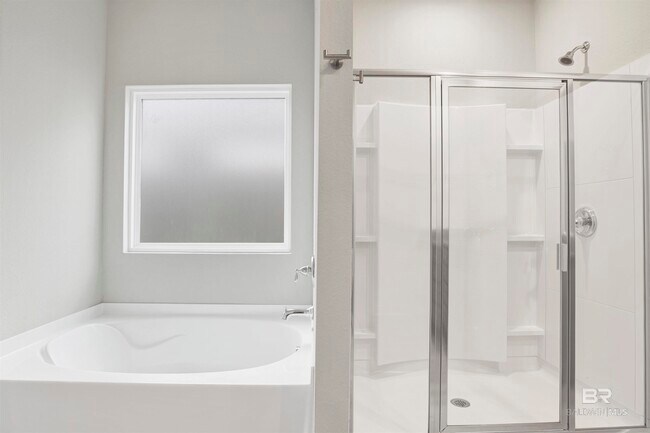 Building Photo - 390 Gemini St