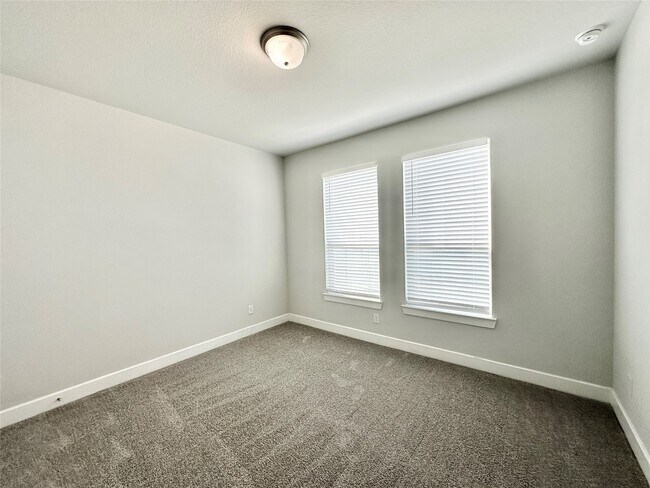 Building Photo - 9218 Rocking Plain Ln