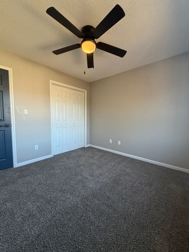 Building Photo - 4 bed | 2.5 bath | 2,630 sq ft