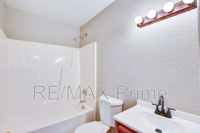 Building Photo - 2513 Masi St