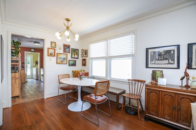 Building Photo - Adorable 3 bedroom ranch with fenced yard!