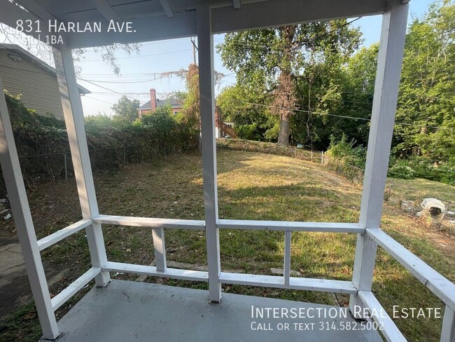 Building Photo - Section 8 Approved! Fully Renovated 2Bed/1...