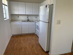 Building Photo - 40 Waltham B