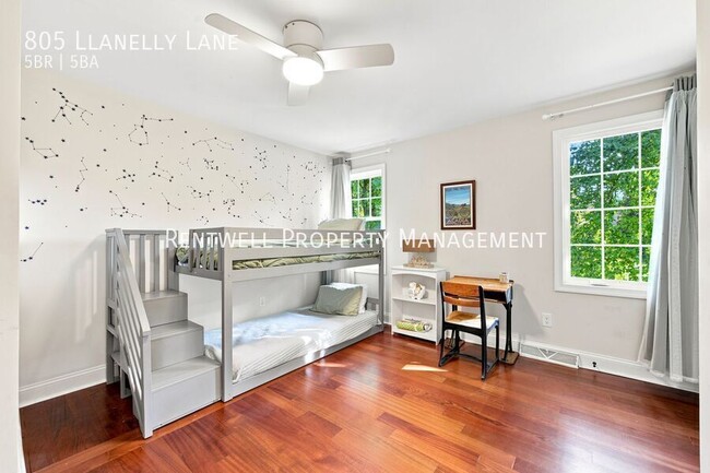 Building Photo - 805 Llanelly Ln