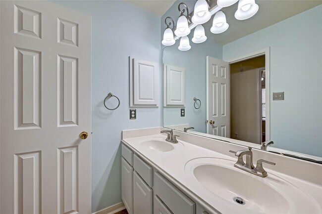 Building Photo - 3630 Winstrome Ct