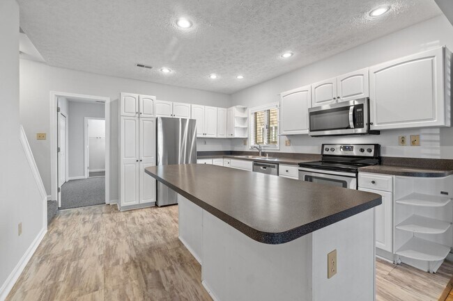 Building Photo - Must see in Eastport!