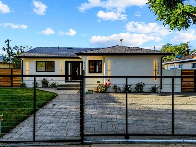 Primary Photo - 16245 1/2 Chatsworth Street