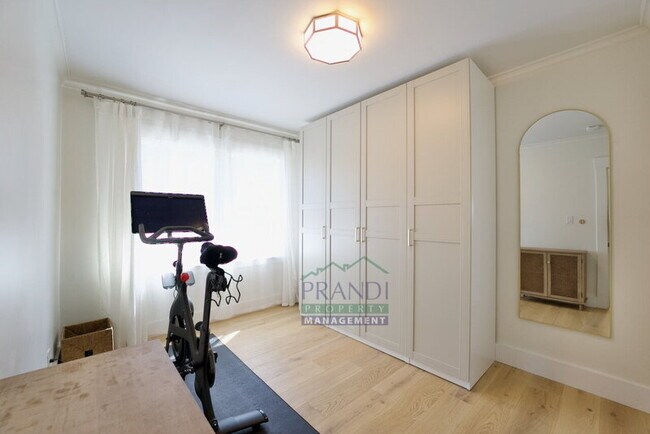 Building Photo - 49 Locust Ave