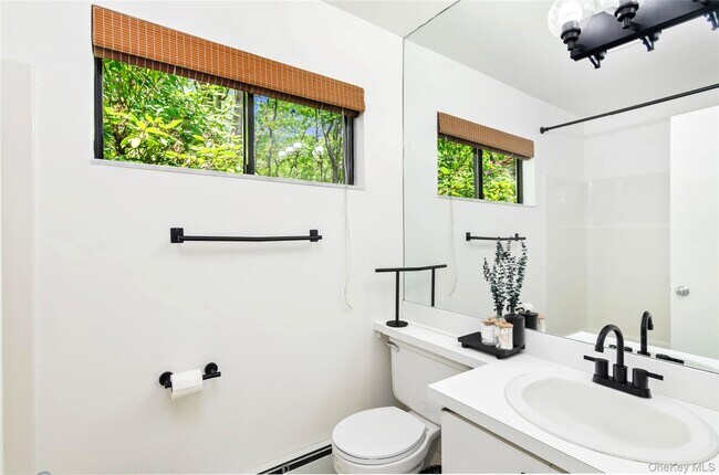 Building Photo - 24 N Quarter Rd