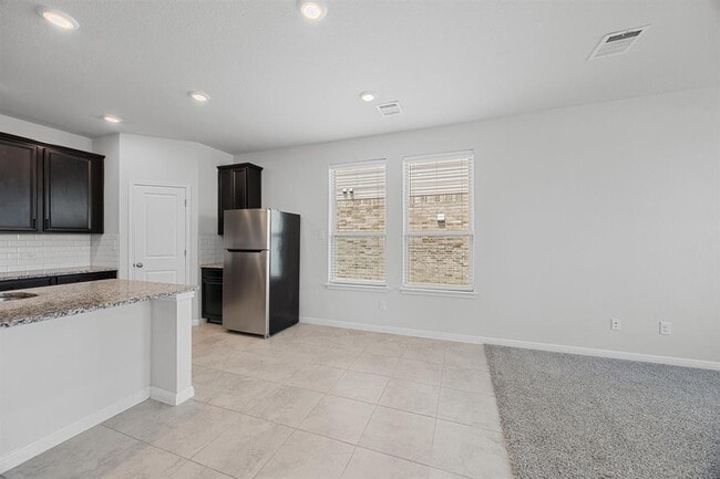 Building Photo - 6017 Pleasanton Pkwy