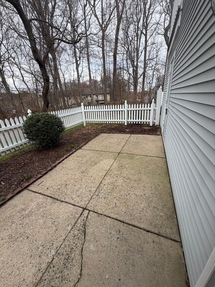 patio - 514 Cedar Hollow Dr