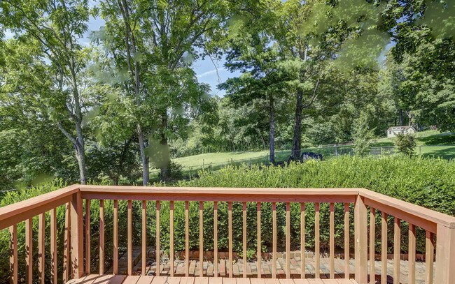 Building Photo - 223 Sequoyah Dr