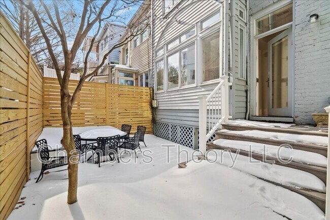 Building Photo - 2355 Ashmead Pl NW