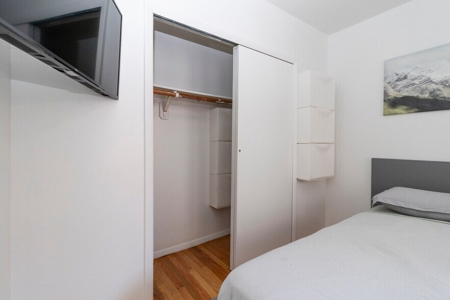 Building Photo - 1819d 2nd Ave